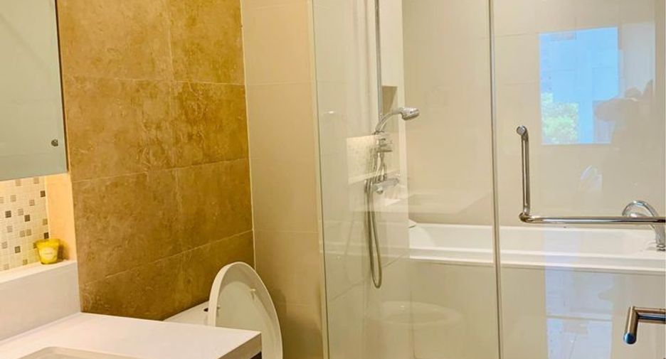 For rent 1 bed condo in Khlong Toei, Bangkok