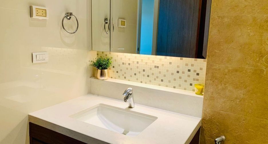 For rent 1 bed condo in Khlong Toei, Bangkok