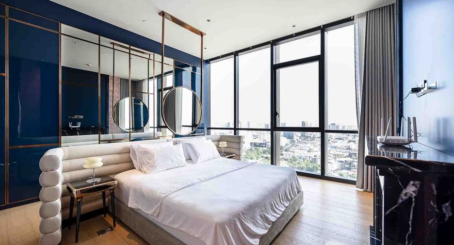 For rent 3 bedrooms condo in Watthana, Bangkok