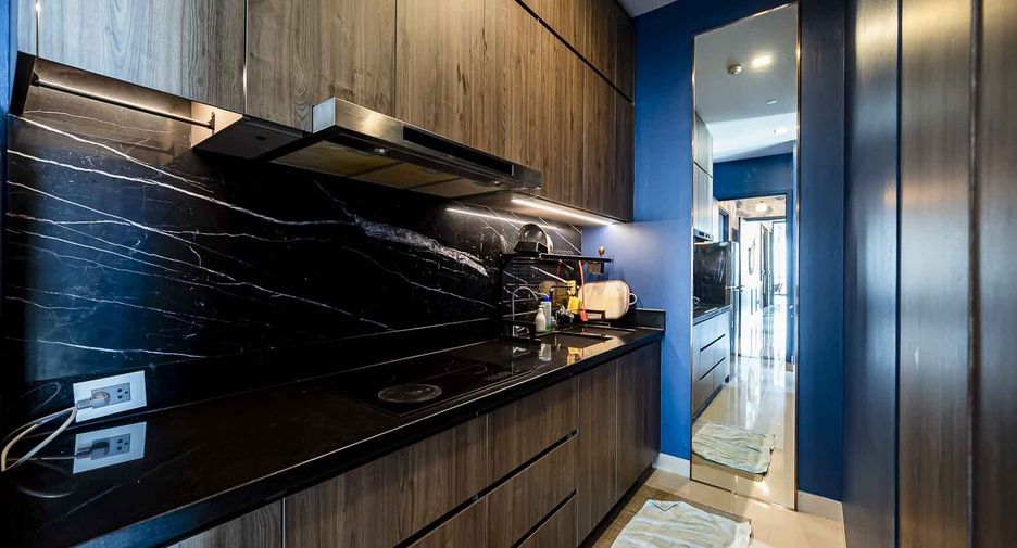 For rent 3 bedrooms condo in Watthana, Bangkok