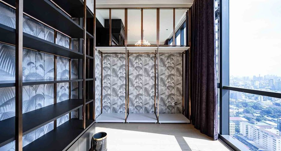 For rent 3 bedrooms condo in Watthana, Bangkok