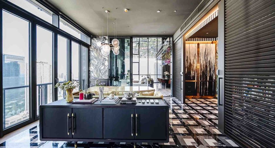 For rent 3 bedrooms condo in Watthana, Bangkok