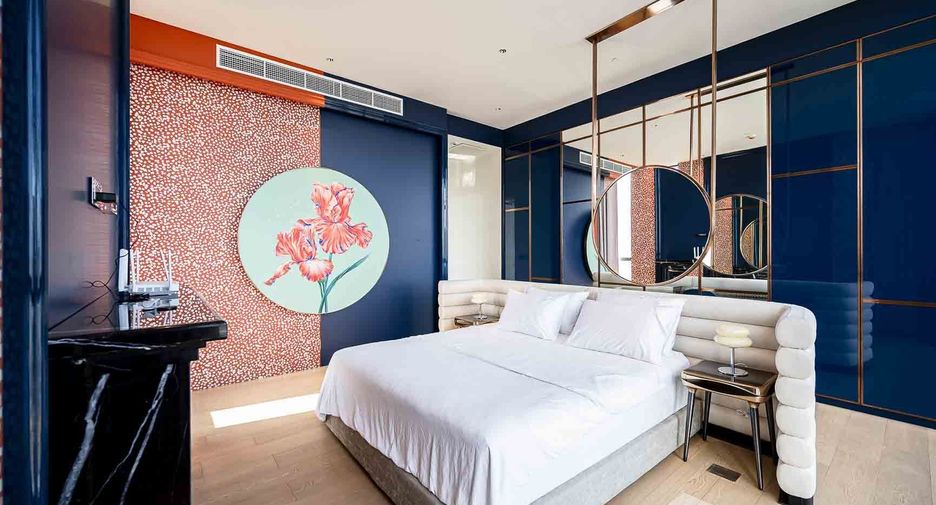 For rent 3 bedrooms condo in Watthana, Bangkok