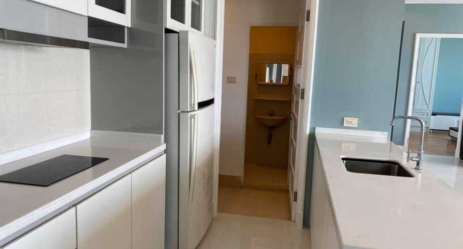 For rent 3 bedrooms condo in Khlong Toei, Bangkok