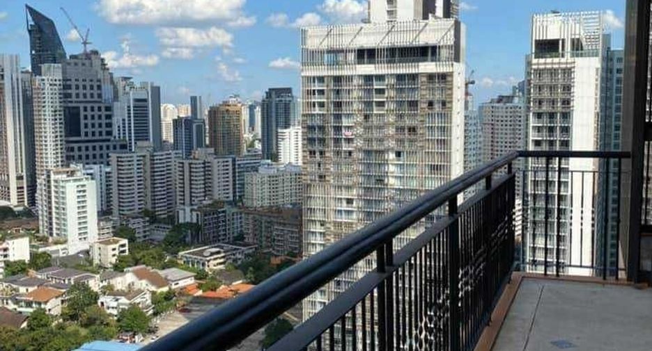 For rent 3 bedrooms condo in Khlong Toei, Bangkok