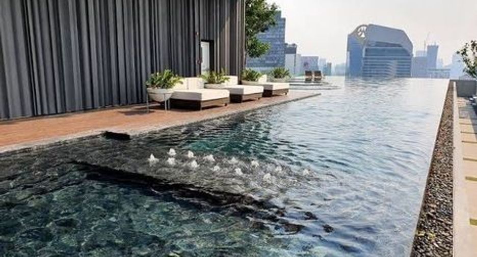 For rent 2 ベッドルーム condo in Pathum Wan, Bangkok