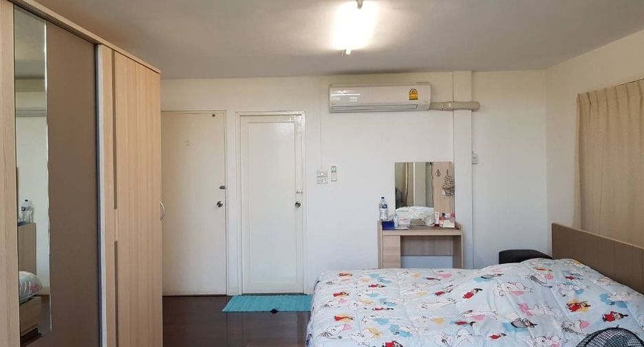 For rent 3 bedrooms house in Saphan Sung, Bangkok