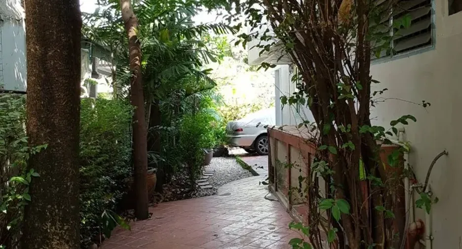 For rent 3 bedrooms house in Saphan Sung, Bangkok