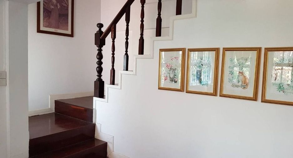 For rent 3 bedrooms house in Saphan Sung, Bangkok