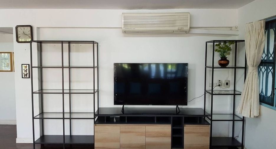 For rent 3 bedrooms house in Saphan Sung, Bangkok