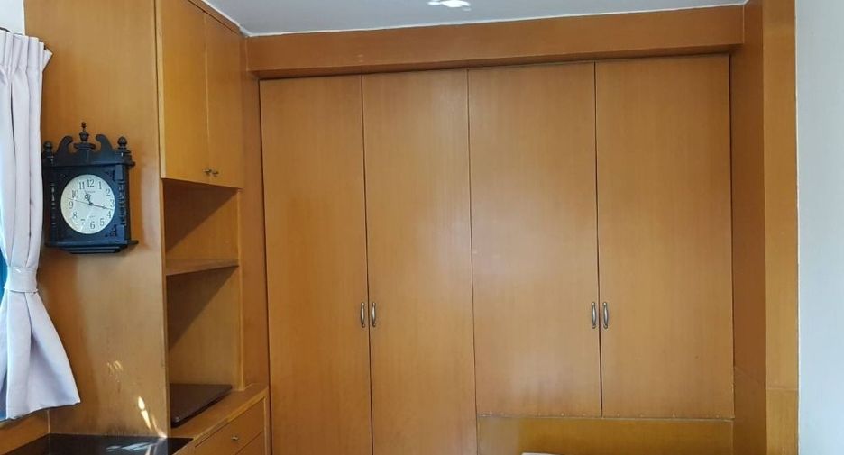 For rent 3 bedrooms house in Saphan Sung, Bangkok
