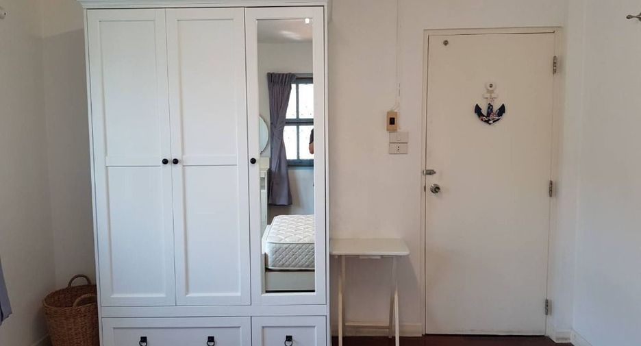 For rent 3 bedrooms house in Saphan Sung, Bangkok