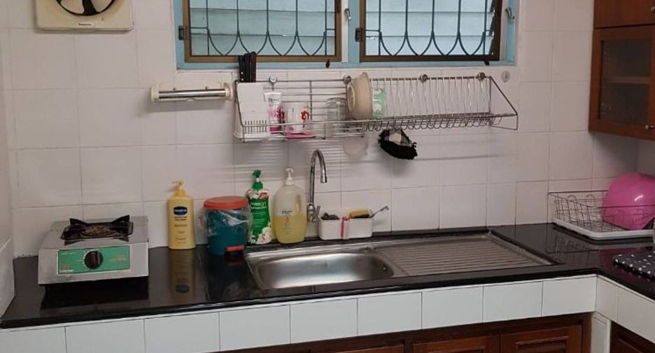 For rent 3 bedrooms house in Saphan Sung, Bangkok