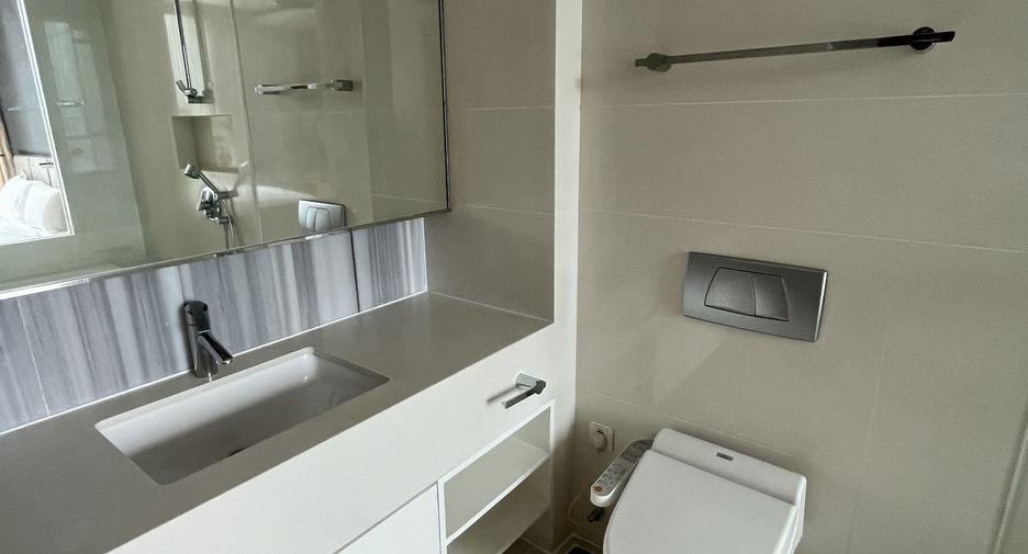 For rent 1 bed condo in Khlong Toei, Bangkok
