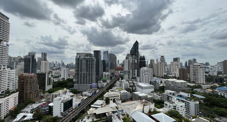For rent 1 bed condo in Khlong Toei, Bangkok
