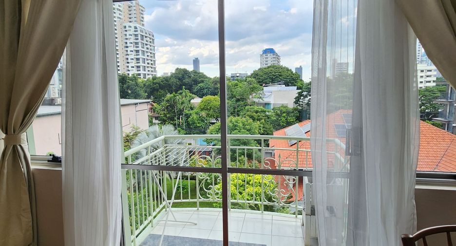 Wohnung zur Miete mit Studio in Watthana, Bangkok