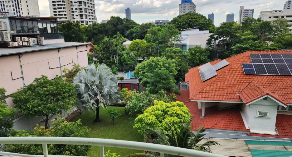 Wohnung zur Miete mit Studio in Watthana, Bangkok