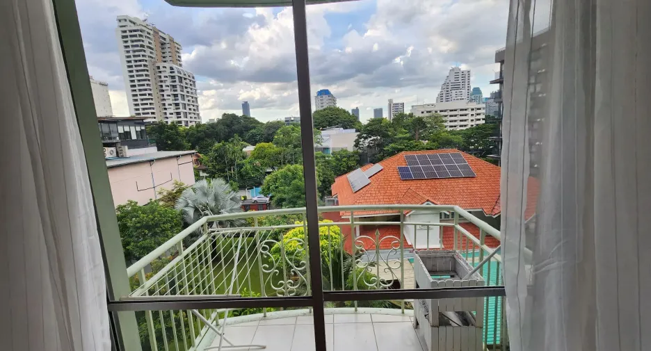 Wohnung zur Miete mit Studio in Watthana, Bangkok