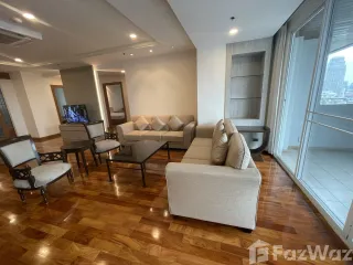 Apartamento en alquiler de 3 habitaciones en Khlong Toei, Bangkok
