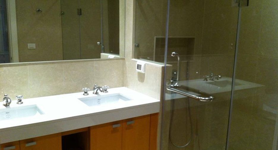 For rent 3 bedrooms condo in Pathum Wan, Bangkok
