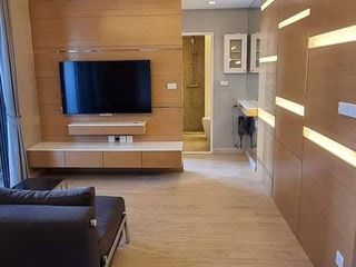 For rent 2 bedrooms condo in Khlong San, Bangkok
