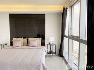 For rent 4 bedrooms condo in Khlong Toei, Bangkok