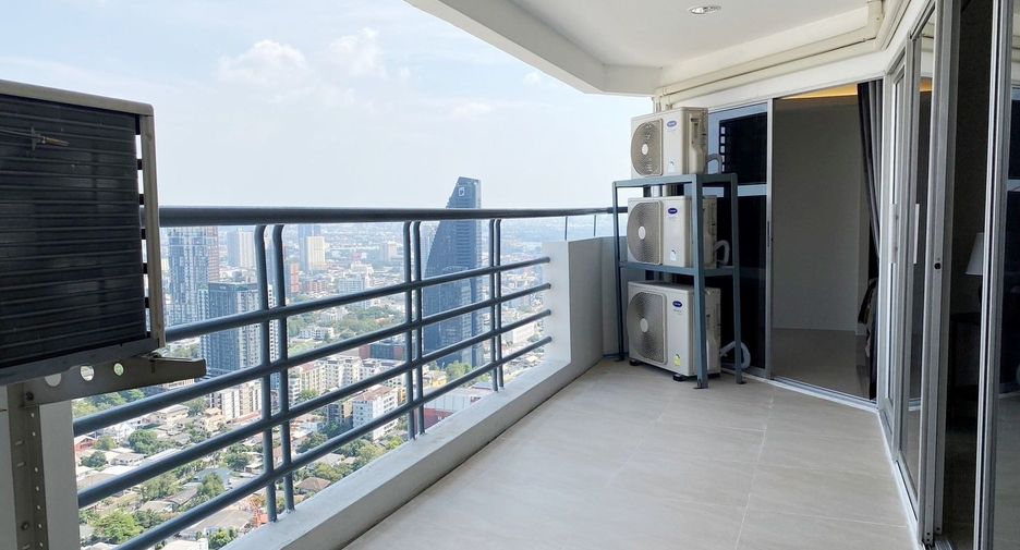 À louer 4 chambres condo à Khlong Toei, Bangkok