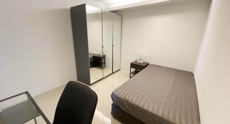 À louer 4 chambres condo à Khlong Toei, Bangkok