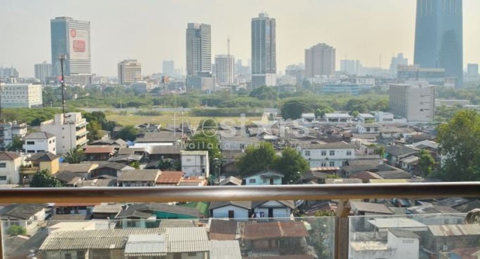 Condo en alquiler de 3 habitaciones en Pathum Wan, Bangkok
