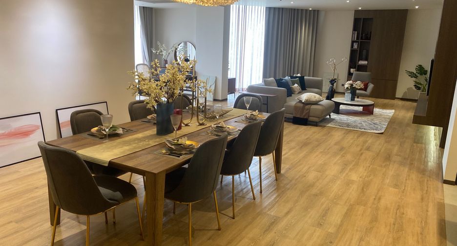 For rent 3 bedrooms apartment in Khlong Toei, Bangkok