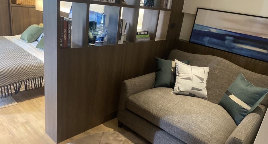 For rent 3 bedrooms apartment in Khlong Toei, Bangkok