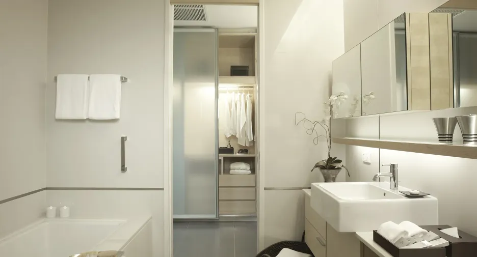 For rent 2 bedrooms apartment in Watthana, Bangkok