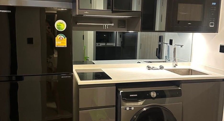 Wohnung zur Miete mit 1 Zimmer in Bang Rak, Bangkok
