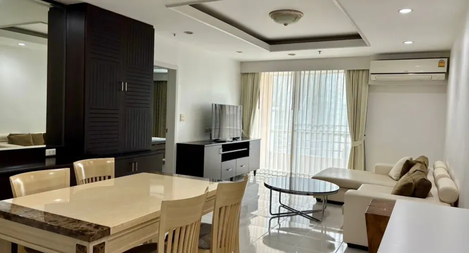 For rent 2 bedrooms condo in Pathum Wan, Bangkok