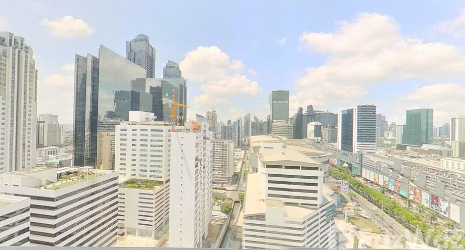 For rent 2 bedrooms apartment in Huai Khwang, Bangkok