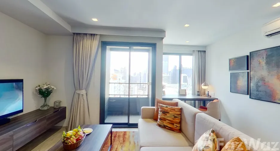 For rent 2 bedrooms apartment in Huai Khwang, Bangkok