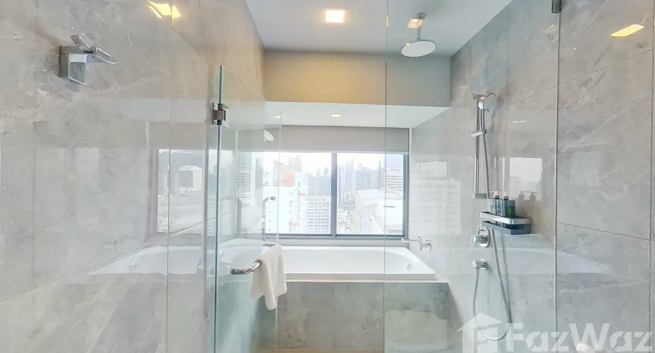 For rent 2 bedrooms apartment in Huai Khwang, Bangkok