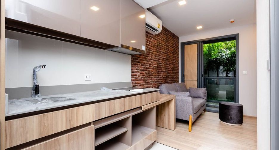 For rent 1 bed condo in Watthana, Bangkok