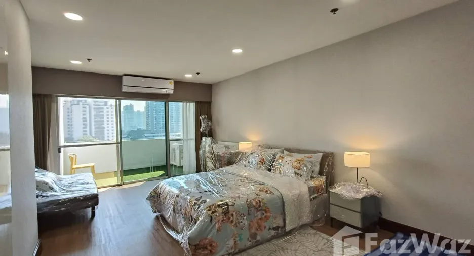 À louer 3 chambres condo à Watthana, Bangkok