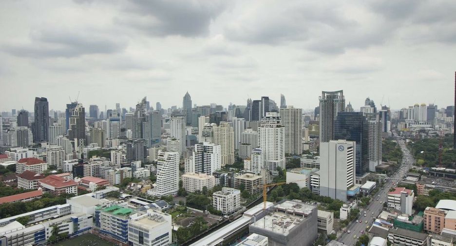 For rent 2 bedrooms condo in Watthana, Bangkok
