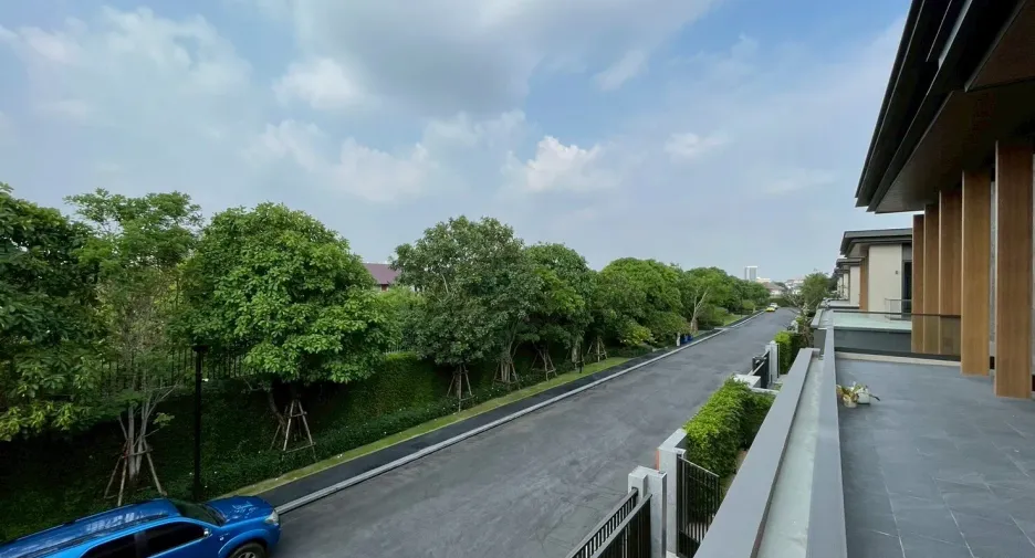 For rent 4 bedrooms house in Suan Luang, Bangkok