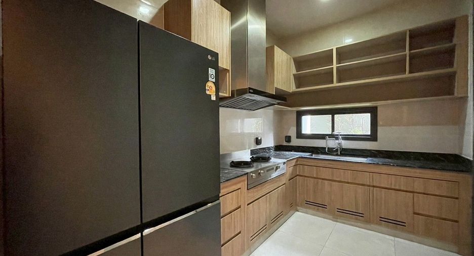 For rent 4 bedrooms house in Suan Luang, Bangkok