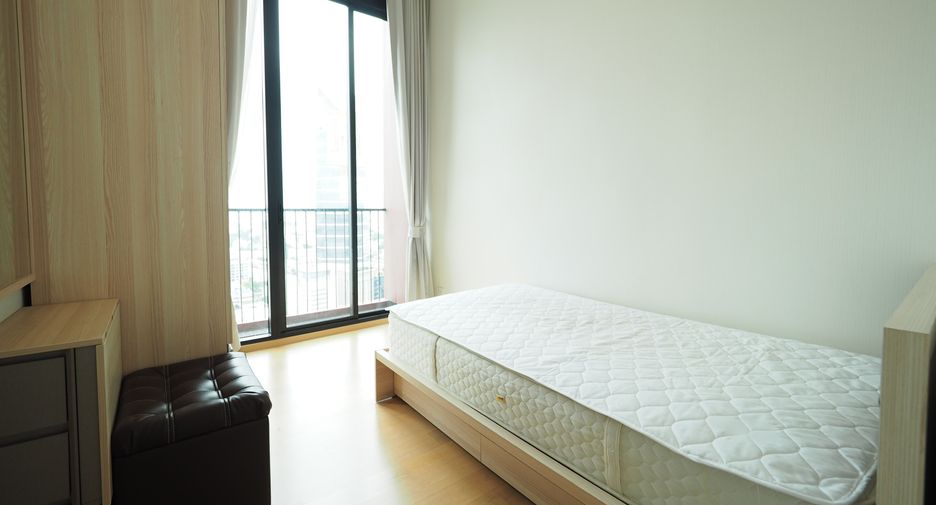 For rent 2 bedrooms condo in Phaya Thai, Bangkok