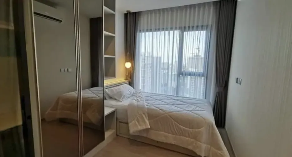 For rent 2 bedrooms condo in Huai Khwang, Bangkok