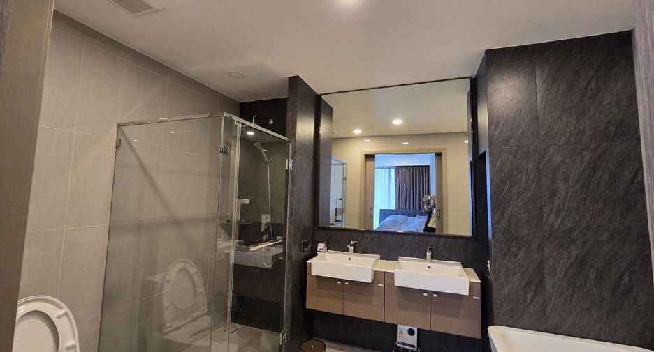 For rent 2 bedrooms condo in Phaya Thai, Bangkok