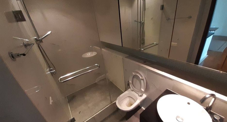 Condo en alquiler de 2 habitaciones en Khlong Toei, Bangkok
