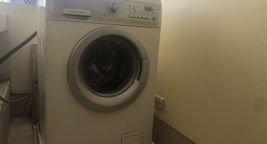 For rent 2 bedrooms condo in Yan Nawa, Bangkok