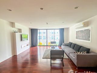 For rent 3 bedrooms condo in Pathum Wan, Bangkok