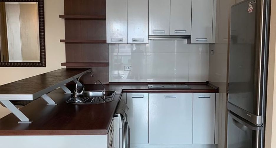 For rent 2 bedrooms condo in Watthana, Bangkok
