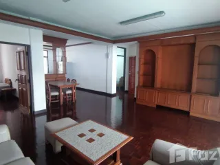 À louer 3 chambres appartement à Khlong Toei, Bangkok